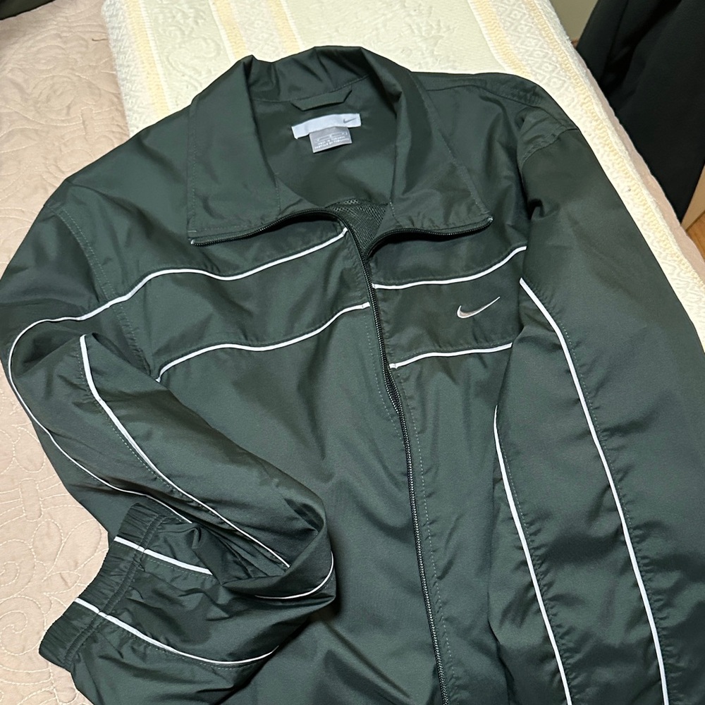 Nike Men's Dark Green Windbreaker Jacket